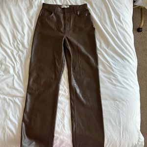 Abercrombie 90’s Straight Leg Faux Leather Pants in Chocolate SIZE 29